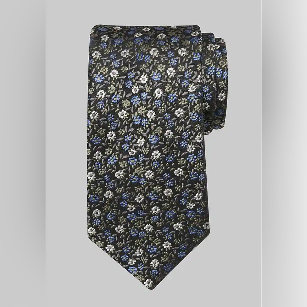 Jos A. Bank Traveler Collection Tossed Floral Tie in Black/Blue